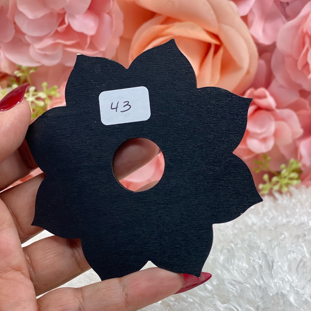 Wood Floral Laser Sphere Holder #43 (ONLY $3 W/PURCHASE) - Picture 2 of 2